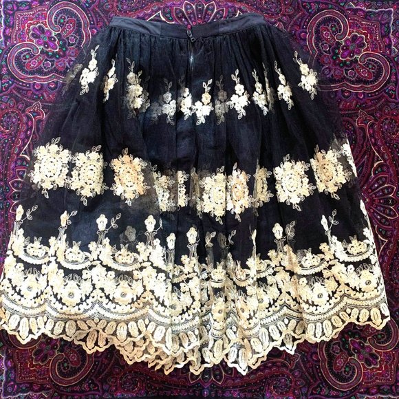 Alice + Olivia Justina Skirt - Picture 3 of 4